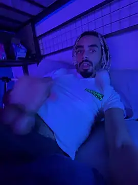 Snapshot of shadespider chatting on 03.21.26 shadespider online show from 03.21.26