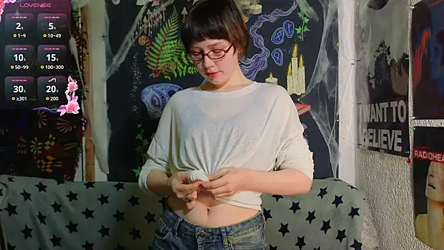 Snapshot of ReincarnatedAngel chatting on 11.14.25 ReincarnatedAngel online show from 11.14.25