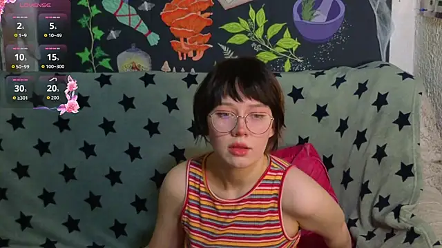 Snapshot of ReincarnatedAngel chatting on 11.15.25 ReincarnatedAngel online show from 11.15.25