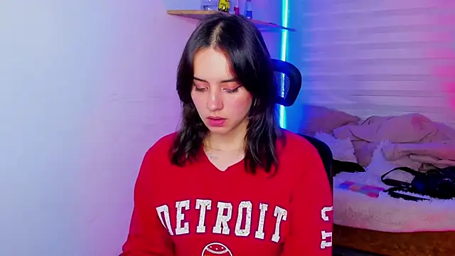 Emily Lindey online show from 10.17.25