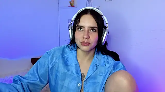 Snapshot of Emily_Lindey chatting on 02.15.26 Emily Lindey online show from 02.15.26