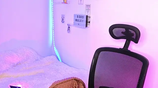 Snapshot of Emily_Lindey chatting on 02.19.26 Emily Lindey online show from 02.19.26