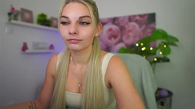 Vanda Lust online show from 10.17.25