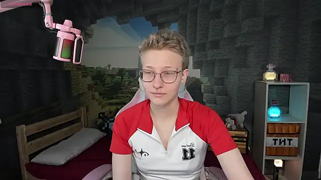 EllaSloan online show from 10.22.25