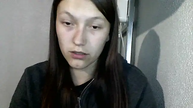 Snapshot of luna_tt chatting on 10.14.25 luna tt online show from 10.14.25