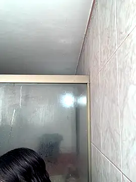 Snapshot of La-Gatiita-trans chatting on 11.04.25 La-Gatiita-trans online show from 11.04.25