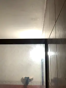 Snapshot of La-Gatiita-trans chatting on 11.05.25 La-Gatiita-trans online show from 11.05.25