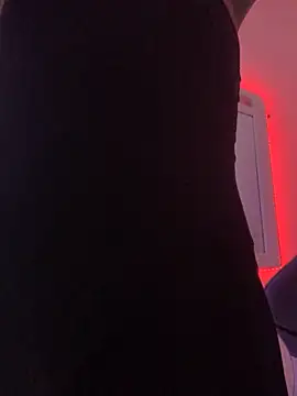 Snapshot of La-Gatiita-trans chatting on 11.20.25 La-Gatiita-trans online show from 11.20.25