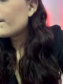 Snapshot of La-Gatiita-trans chatting on 12.02.25 La-Gatiita-trans online show from 12.02.25