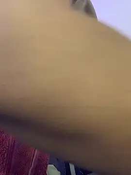 Snapshot of La-Gatiita-trans chatting on 12.16.25 La-Gatiita-trans online show from 12.16.25