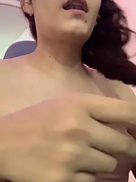 Snapshot of La-Gatiita-trans chatting on 02.03.26 La-Gatiita-trans online show from 02.03.26