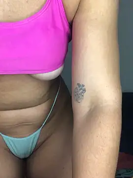 Snapshot of Bellafit02 chatting on 11.07.25 Bellafit02 online show from 11.07.25