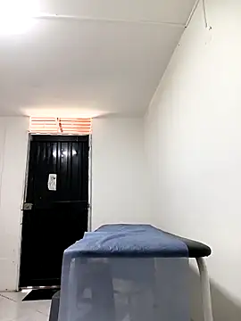 Snapshot of lorenzo-198 chatting on 10.30.25 lorenzo-198 online show from 10.30.25