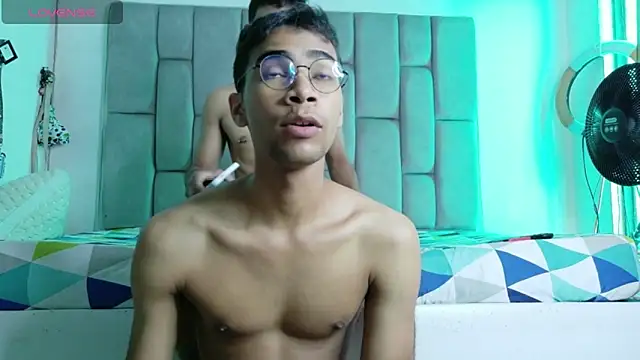 Desire4Duo online show from 03.18.26