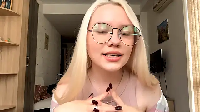 LupeLewitt online show from 10.19.25