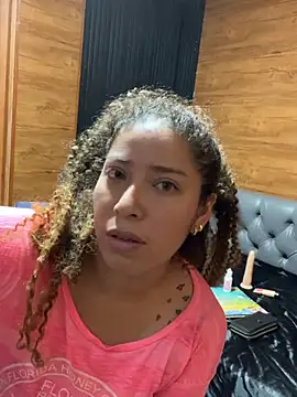 Snapshot of Yvonny27 chatting on 01.19.26 Yvonny27 online show from 01.19.26