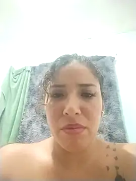 Snapshot of Yvonny27 chatting on 02.22.26 Yvonny27 online show from 02.22.26