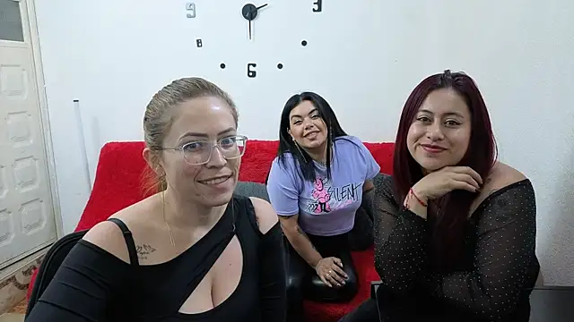 lesb milf online show from 04.22.26