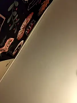 Snapshot of CarmeloA chatting on 11.04.25 CarmeloA online show from 11.04.25