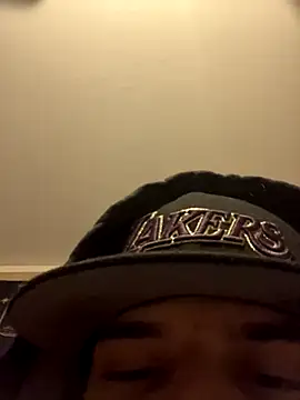 Snapshot of CarmeloA chatting on 11.22.25 CarmeloA online show from 11.22.25