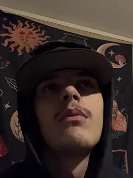 Snapshot of CarmeloA chatting on 11.25.25 CarmeloA online show from 11.25.25