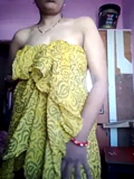 Snapshot of Juhi512 chatting on 11.20.25 Juhi512 online show from 11.20.25