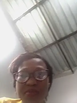 Blackntoxicbabe6999 online show from 10.17.25