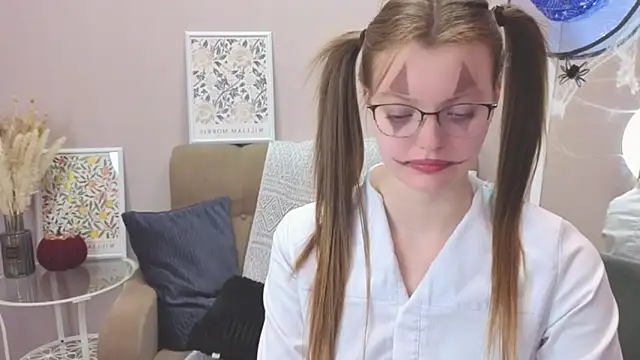 Dear Jessica online show from 10.30.25