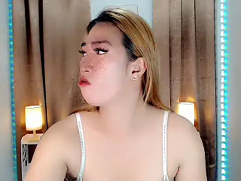 Snapshot of littleredbunny27 chatting on 01.16.26 littleredbunny27 online show from 01.16.26