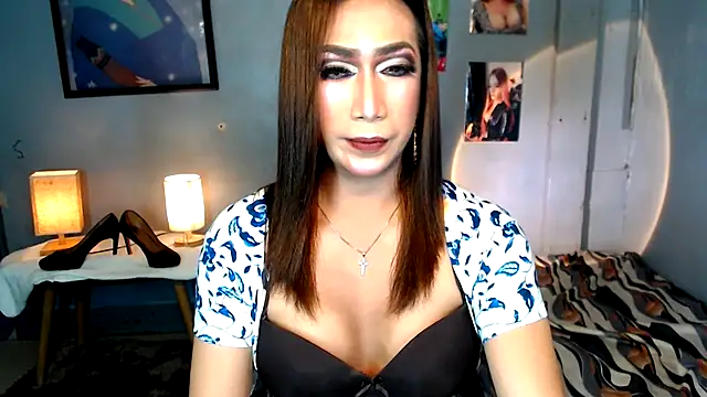 littleredbunny27 online show from 05.25.26