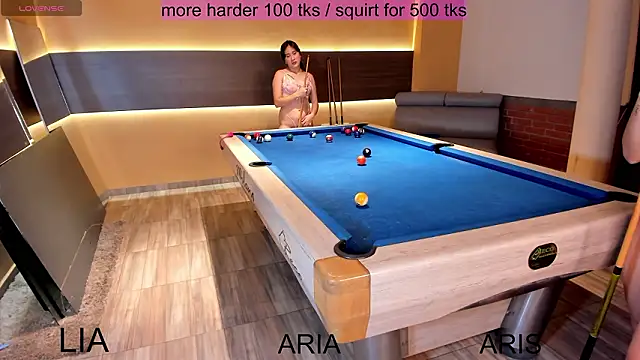 Glamorous Giirlss online show from 02.05.26