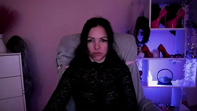 Mollybloom40 online show from 04.24.26