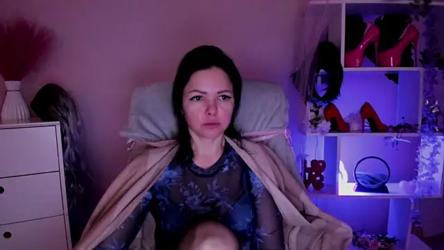 Mollybloom40 online show from 04.28.26