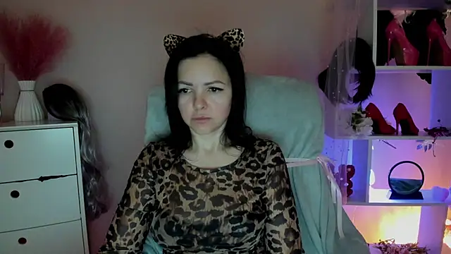 Mollybloom40 online show from 04.30.26