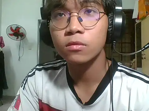 kave2033 online show from 10.29.25