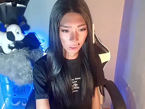 Snapshot of Yourasianbabyemma chatting on 11.05.25 Yourasianbabyemma online show from 11.05.25