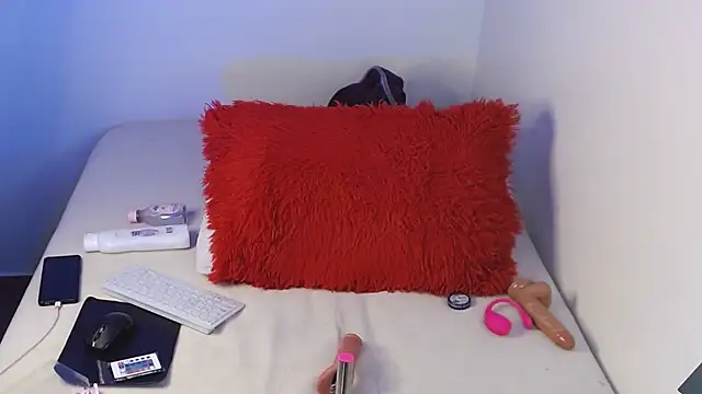 Snapshot of Isaa_Foxx_ chatting on 11.30.25 Isaa Foxx online show from 11.30.25