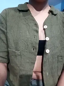 Snapshot of strip_queennn chatting on 11.18.25 strip queennn online show from 11.18.25