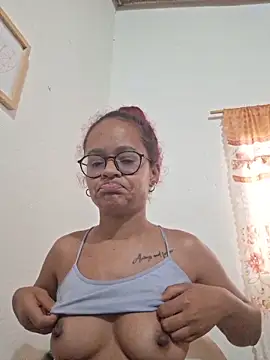 Snapshot of SHARON_ROS chatting on 10.15.25 SHARON ROS online show from 10.15.25