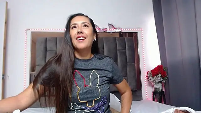 Salmma Milf online show from 05.04.26