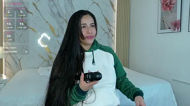 zoe longhair online show from 05.04.26