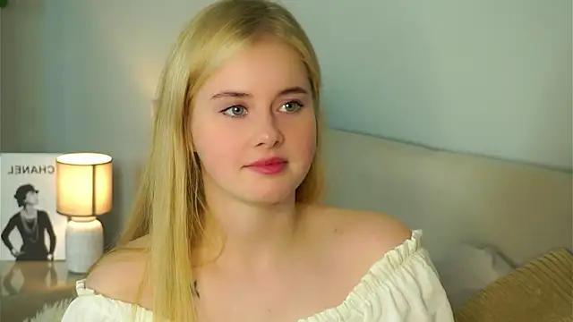 MoriahBorella online show from 10.22.25