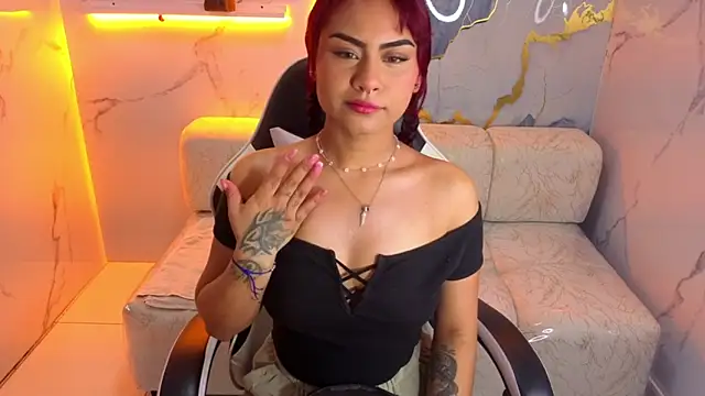 Snapshot of noa_tp chatting on 11.17.25 noa tp online show from 11.17.25