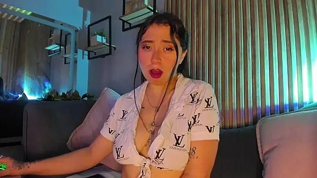 JuliethCruz  online show from 06.18.26