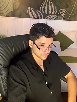 Mike montoya01 online show from 10.24.25