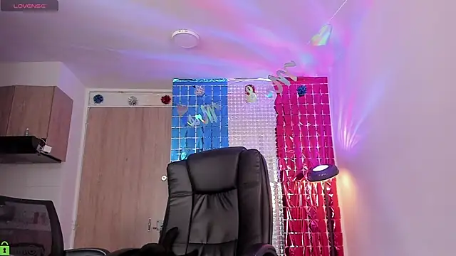 Mikeyvioleta  online show from 07.31.26