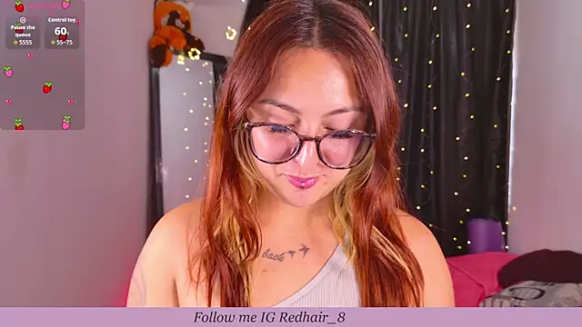 Snapshot of Rhosynn chatting on 10.22.25 Rhosynn online show from 10.22.25