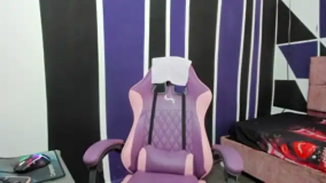 scarleth18 online show from 12.15.25