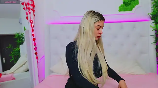 AriannaSins online show from 02.28.25