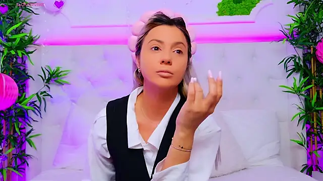 AriannaSins online show from 09.18.25